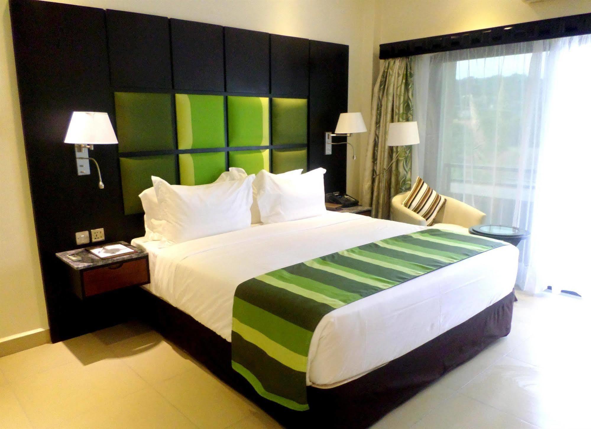 Best Western Premier Garden Hotel Entebbe Exterior foto